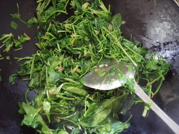 菠菜炒雞蛋的做法-家常味炒菜譜