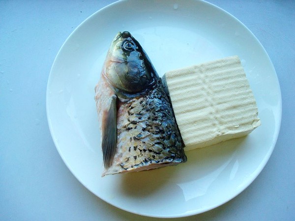 豆腐燉魚頭的做法-家常味燉菜譜
