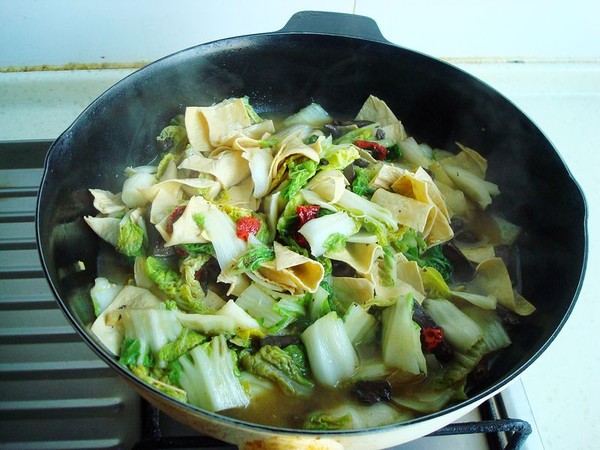 黃心菜燉血塊的做法-家常味燉菜譜-易網健康養生網 黃心菜燉血塊的做法-家常味燉菜譜