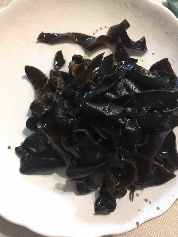 木耳拌紫甘藍的做法-酸甜味拌菜譜-易網健康養生網 木耳拌紫甘藍的做法-酸甜味拌菜譜