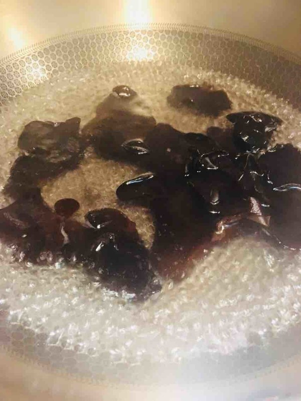 木耳拌紫甘藍的做法-酸甜味拌菜譜-易網健康養生網 木耳拌紫甘藍的做法-酸甜味拌菜譜