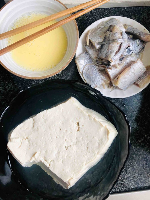 紅燒帶魚豆腐的做法-醬香味煎菜譜