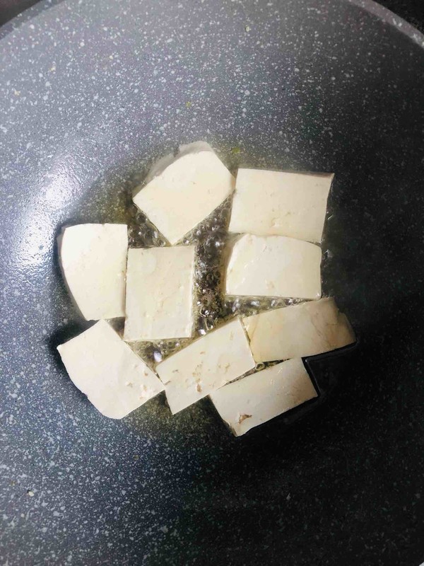 紅燒帶魚豆腐的做法-醬香味煎菜譜