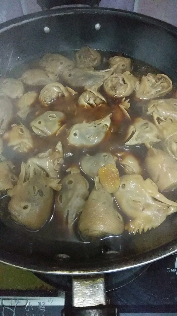燉雞頭的做法-家常味燉菜譜