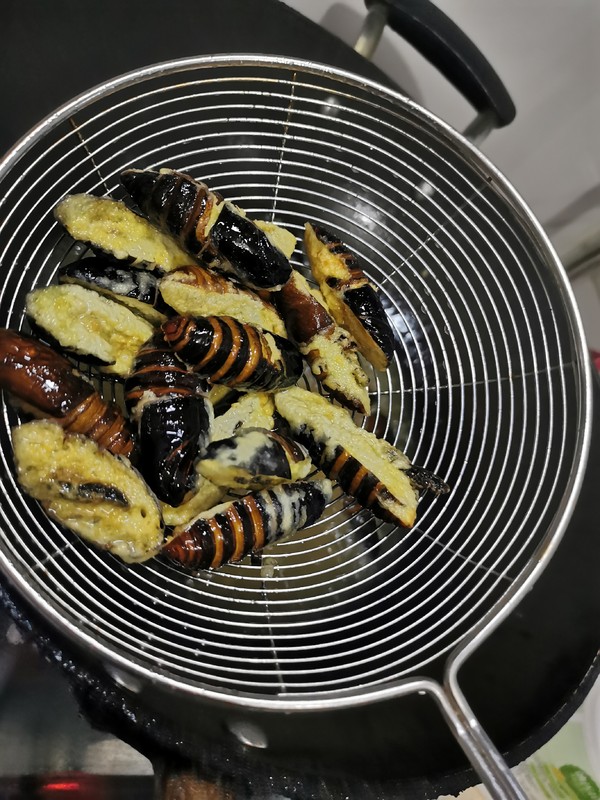 干煸蠶蛹的做法-香辣味炒菜譜-易網健康養生網 干煸蠶蛹的做法-香辣味炒菜譜