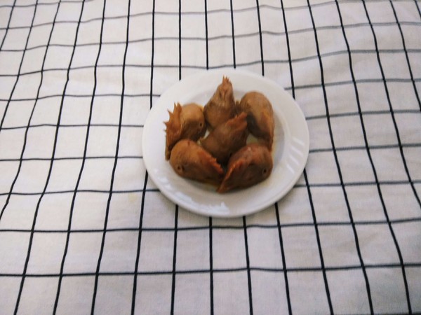 燉雞頭的做法-家常味燉菜譜-易網(wǎng)健康養(yǎng)生網(wǎng) 燉雞頭的做法-家常味燉菜譜