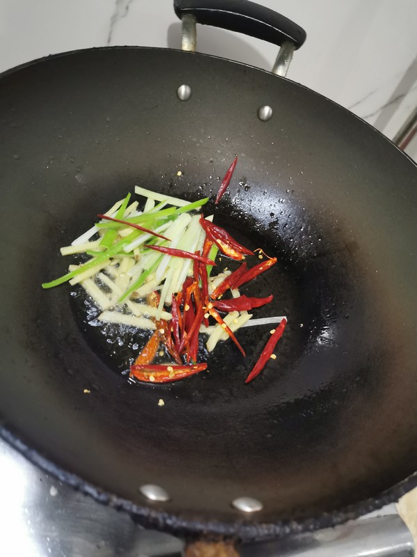 干煸蠶蛹的做法-香辣味炒菜譜-易網健康養生網 干煸蠶蛹的做法-香辣味炒菜譜