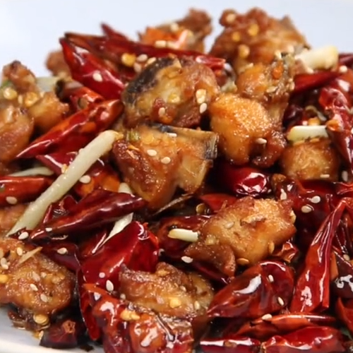 油炸辣子雞 讓你抗拒不了的麻辣鮮香的做法-麻辣味炸菜譜-易網健康養生網 油炸辣子雞 讓你抗拒不了的麻辣鮮香的做法-麻辣味炸菜譜