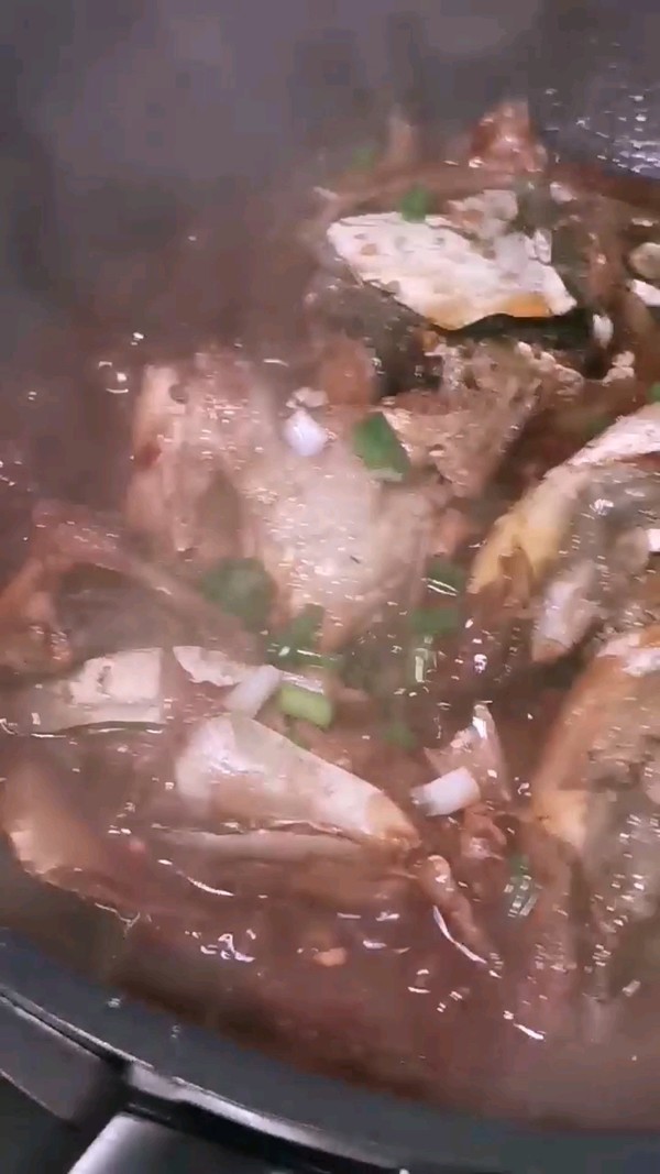 紅燒草魚頭的做法-家常味煮菜譜