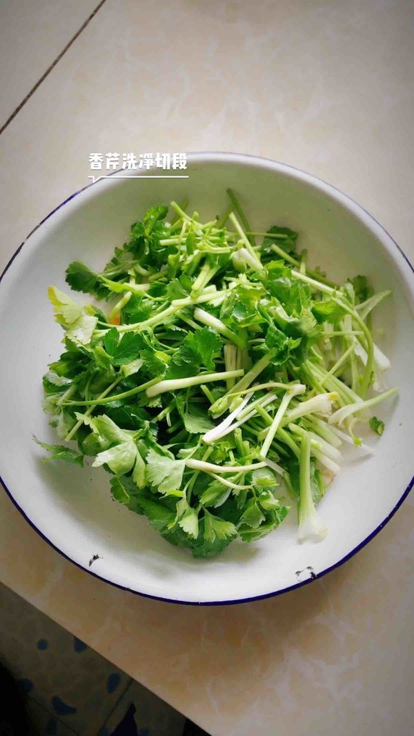 香芹燒花鏈的做法-家常味燒菜譜