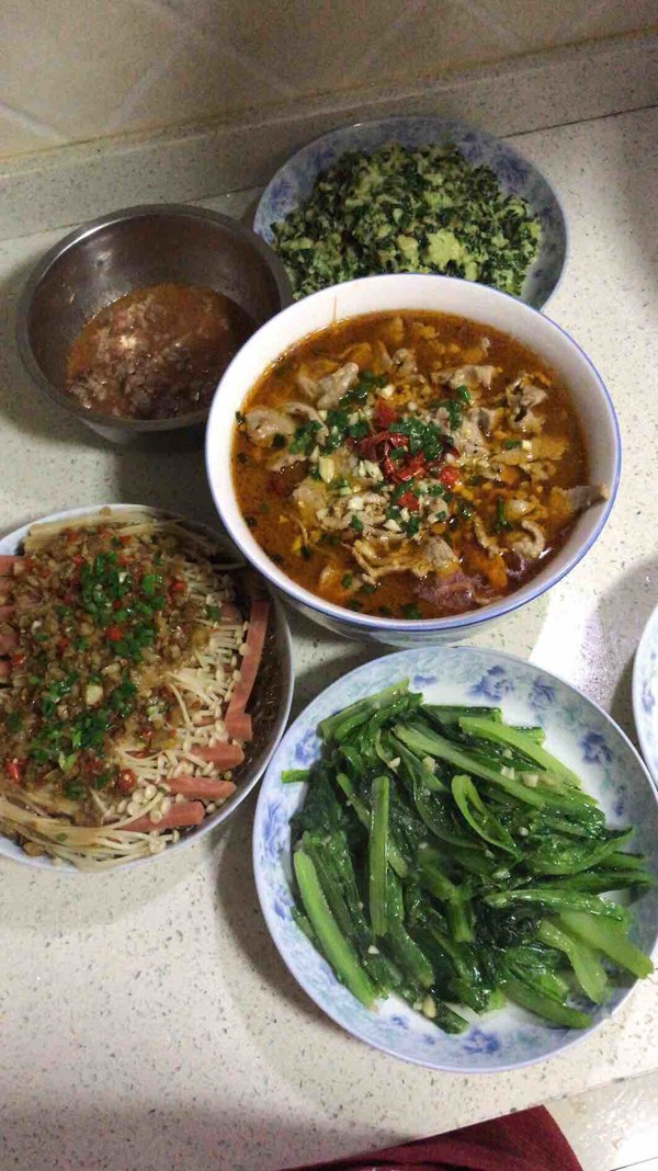 水煮肉片的做法-家常味煮菜譜-易網<a href=http://www.aoa7937.com/ target=_blank class=infotextkey>健康養生</a>網 水煮肉片的做法-家常味煮菜譜