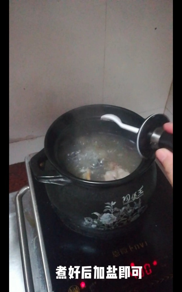 花旗參煲烏雞湯的做法-家常味煮菜譜
