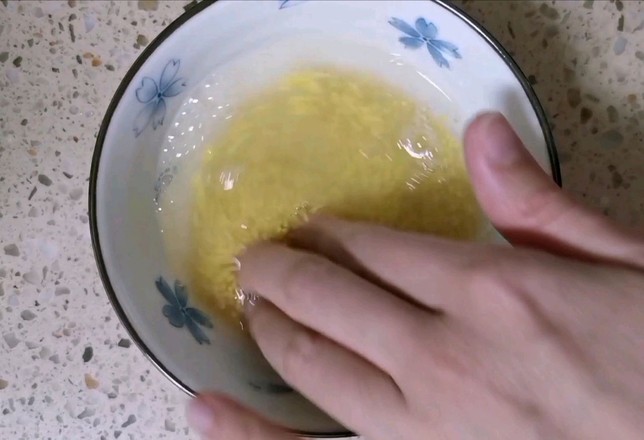 小米牛肉丸子的做法-家常味蒸菜譜-易網(wǎng)<a href=http://www.aoa7937.com/ target=_blank class=infotextkey>健康養(yǎng)生</a>網(wǎng) 小米牛肉丸子的做法-家常味蒸菜譜