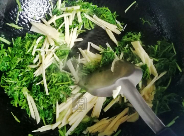 銀絲梗菜炒冬筍的做法-咸鮮味炒菜譜