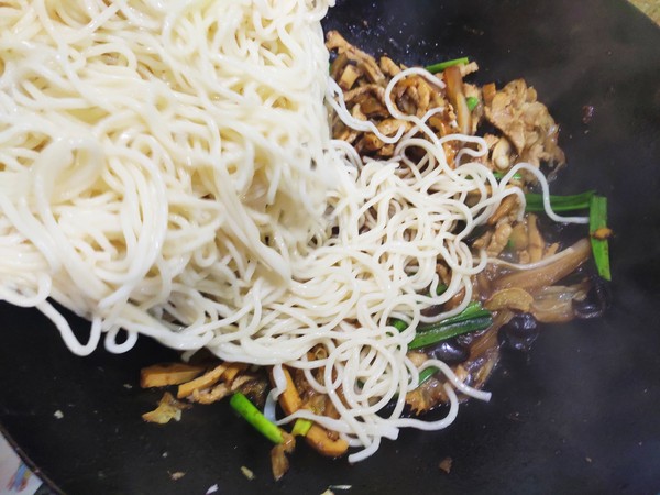 家常炒面的做法-家常味炒菜譜-易網健康養生網 家常炒面的做法-家常味炒菜譜