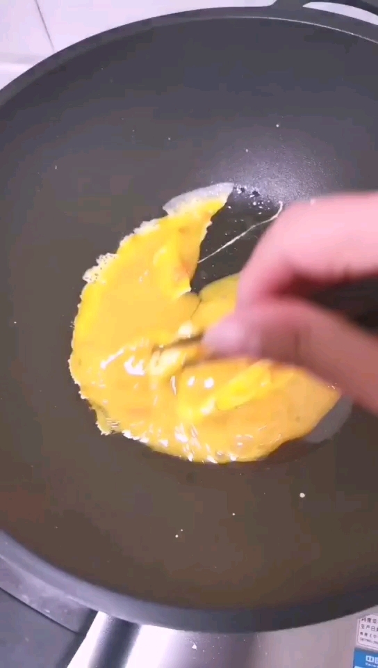雞蛋炒苔蒜的做法-家常味炒菜譜