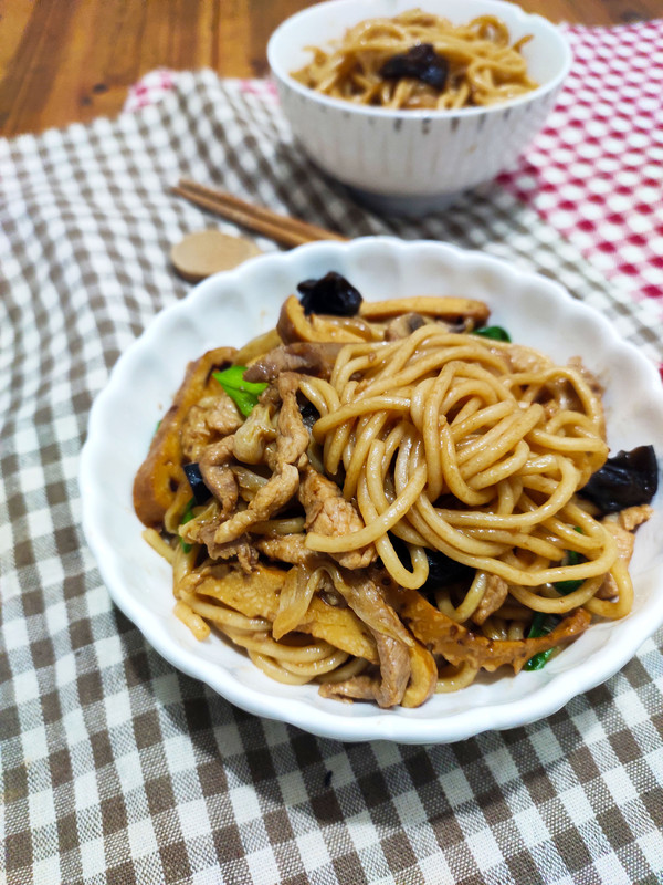 家常炒面的做法-家常味炒菜譜-易網健康養生網 家常炒面的做法-家常味炒菜譜