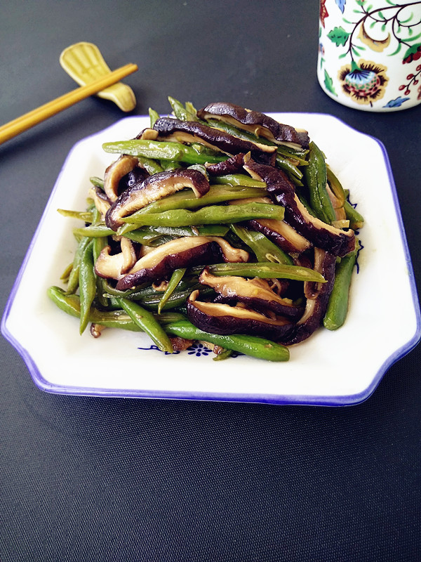 香菇豆角絲的做法-家常味炒菜譜