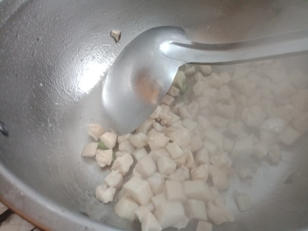彩蔬雞丁的做法-家常味炒菜譜