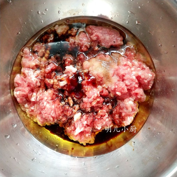 羊肉芹菜餃子的做法-家常味煮菜譜