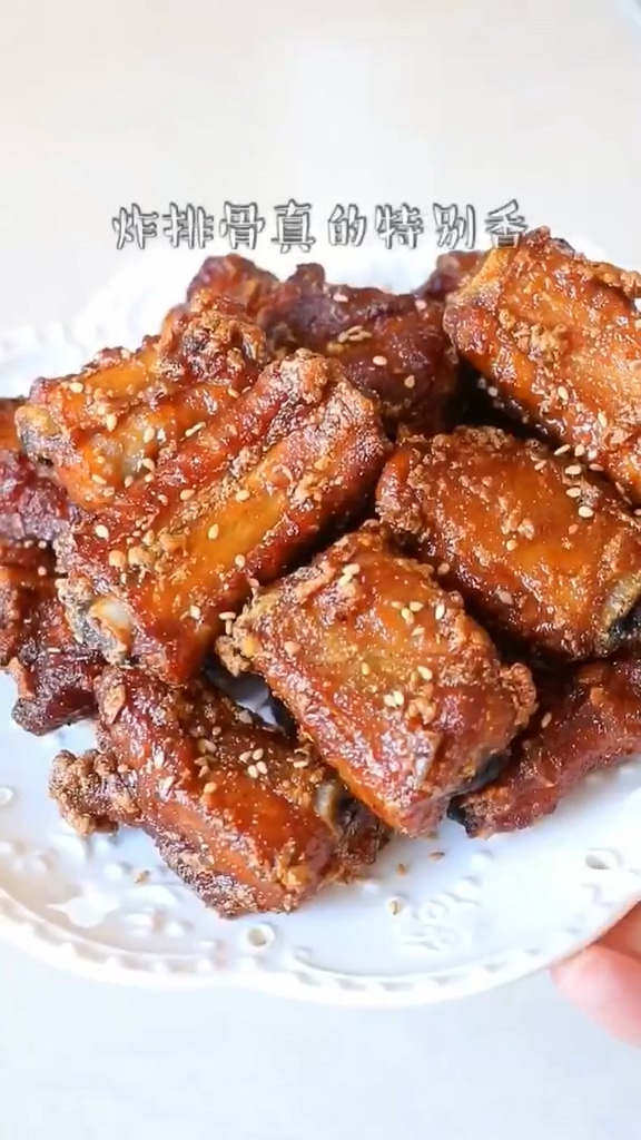 蒜香炸排骨的做法-家常味炸菜譜-易網健康養生網 蒜香炸排骨的做法-家常味炸菜譜