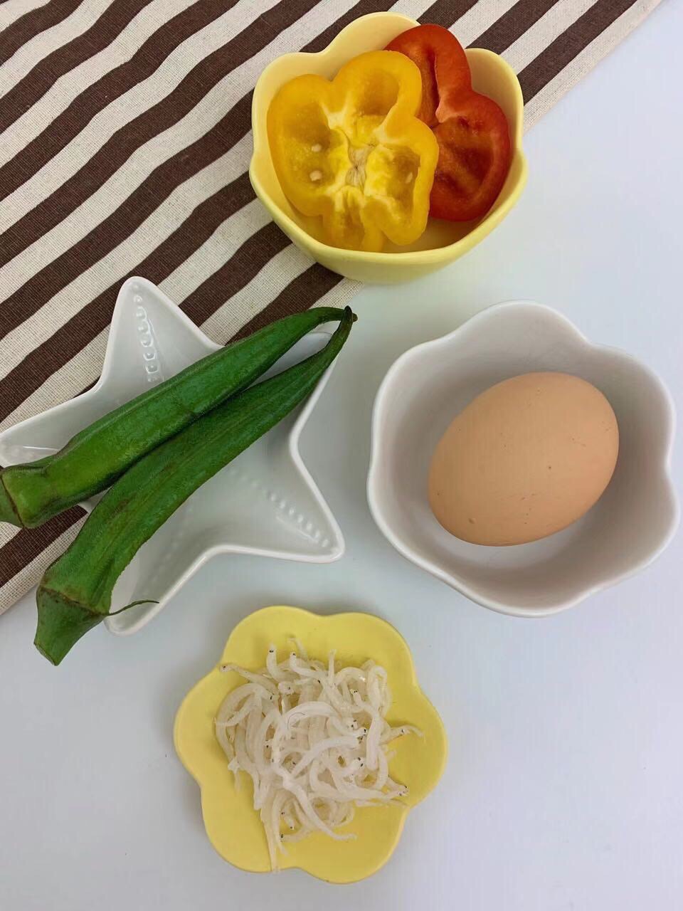 寶寶輔食  銀魚秋葵煎蛋的做法-家常味煎菜譜