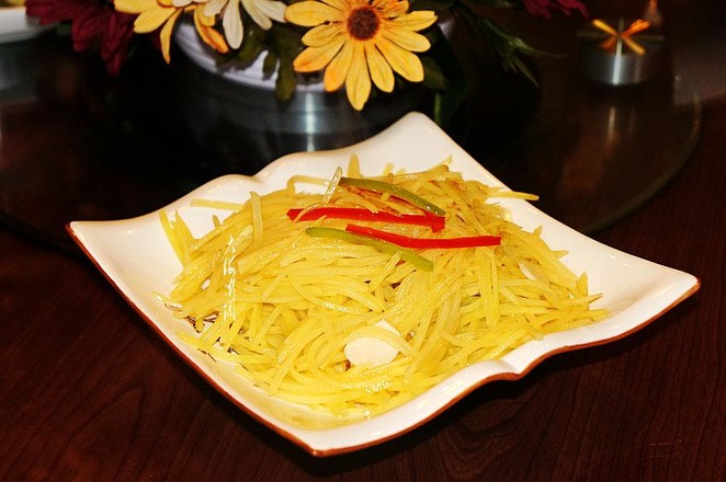 爆炒土豆絲的做法-家常味炒菜譜-易網(wǎng)健康養(yǎng)生網(wǎng) 爆炒土豆絲的做法-家常味炒菜譜