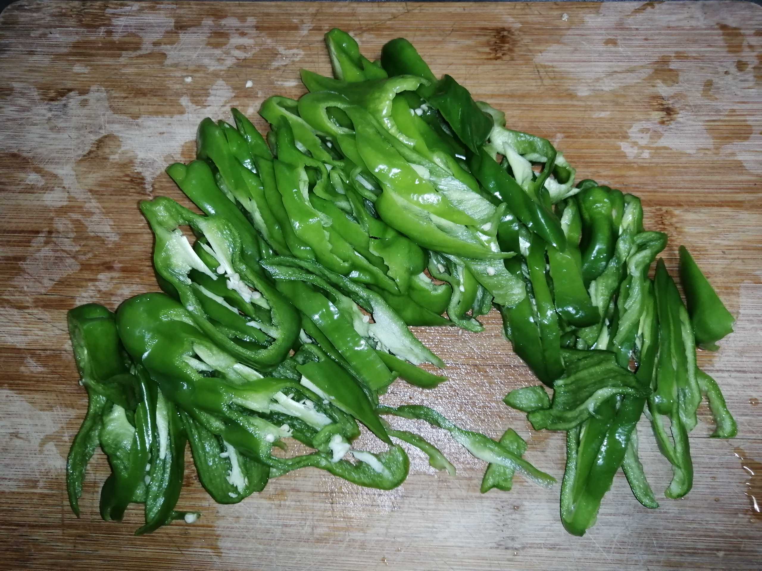 青椒爆炒蜆子干的做法-咸鮮味炒菜譜