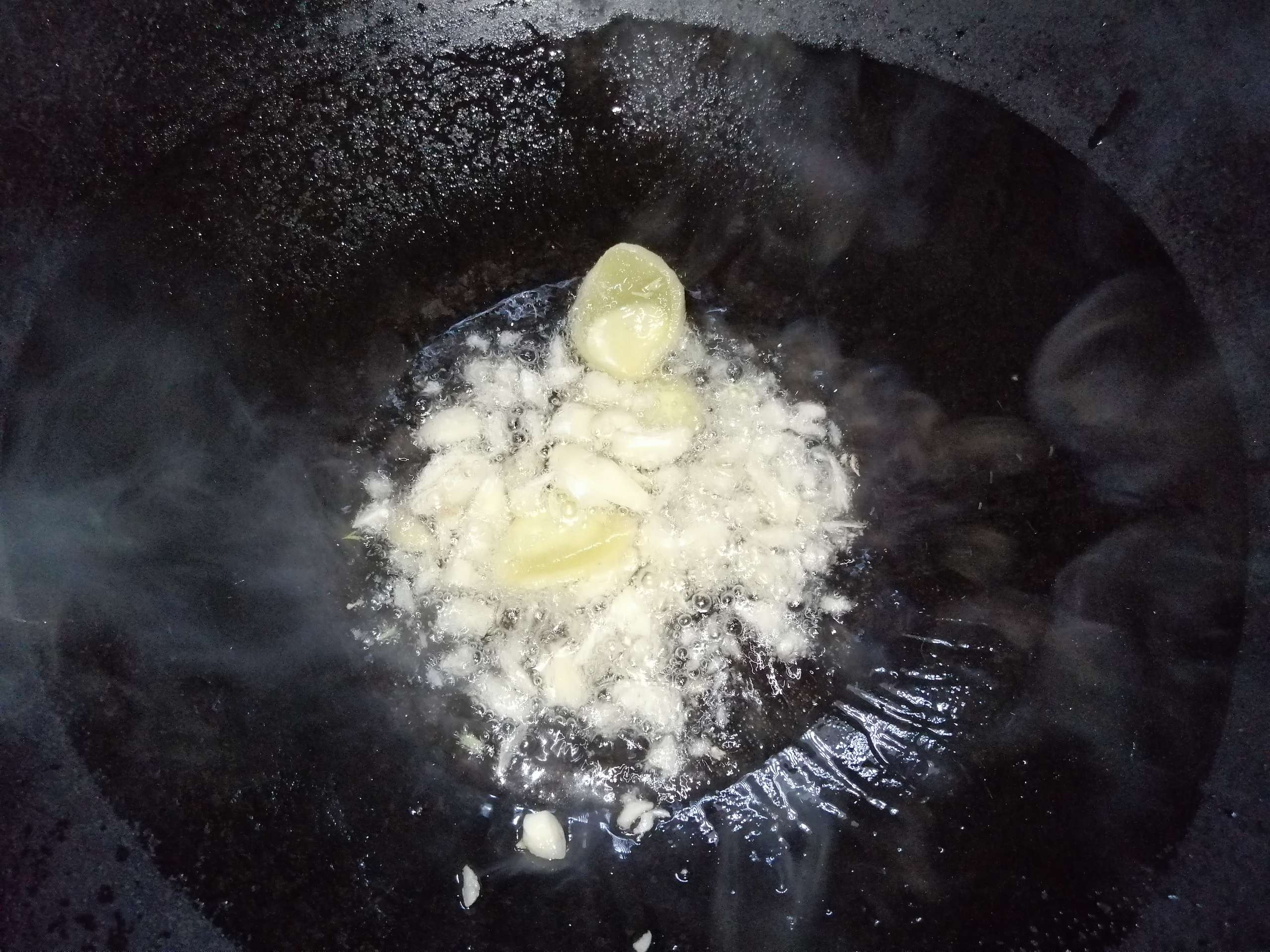青椒爆炒蜆子干的做法-咸鮮味炒菜譜