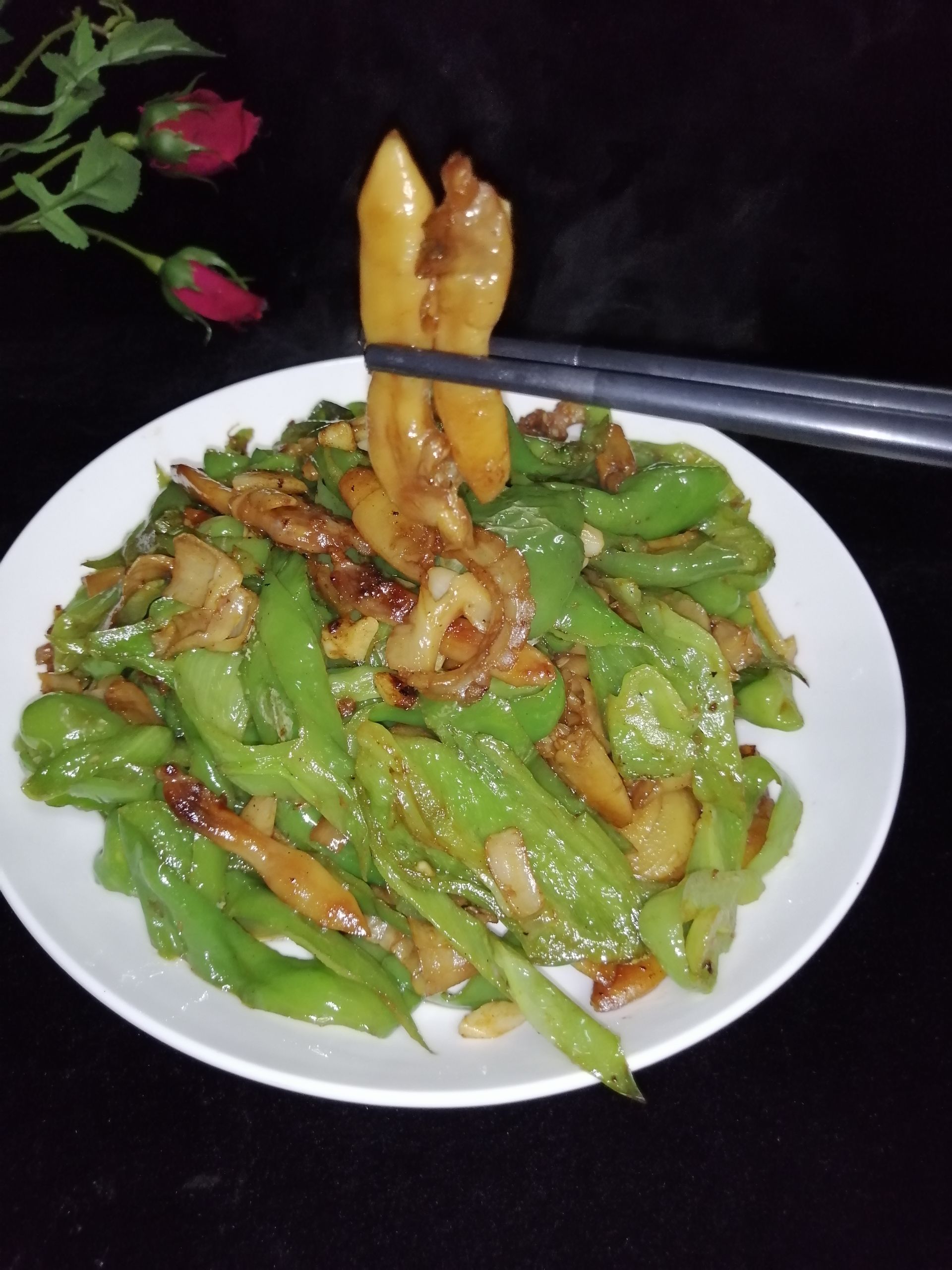 青椒爆炒蜆子干的做法-咸鮮味炒菜譜-易網(wǎng)健康養(yǎng)生網(wǎng) 青椒爆炒蜆子干的做法-咸鮮味炒菜譜