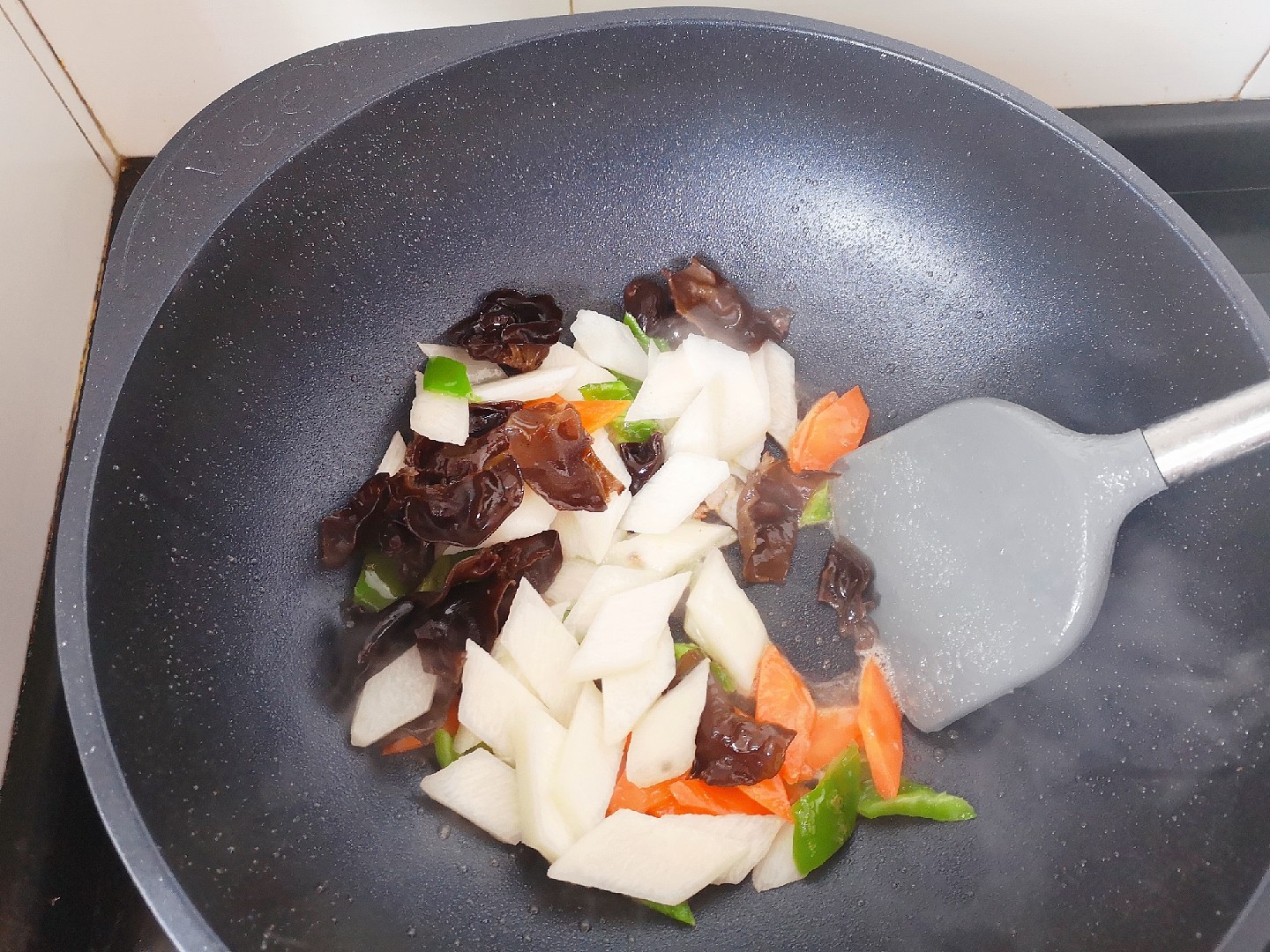 山藥炒肉片的做法-家常味炒菜譜-易網健康養生網 山藥炒肉片的做法-家常味炒菜譜