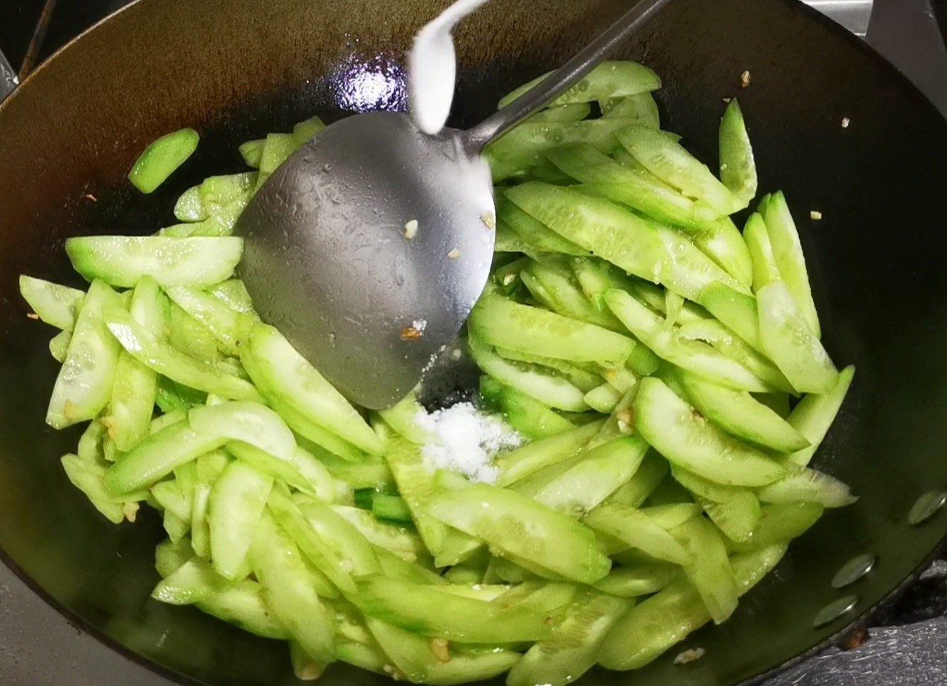 青瓜炒章魚仔的做法-咸鮮味炒菜譜