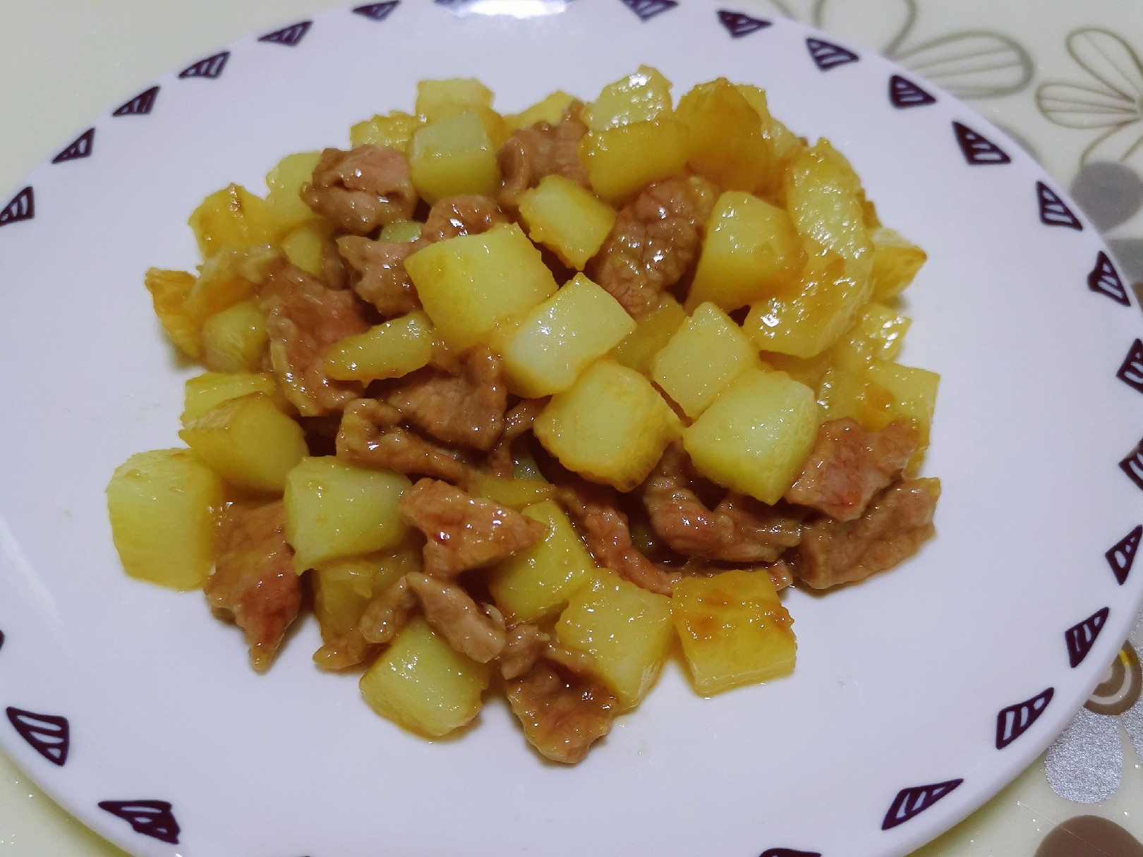 土豆炒牛肉的做法-家常味炒菜譜-易網健康養生網 土豆炒牛肉的做法-家常味炒菜譜