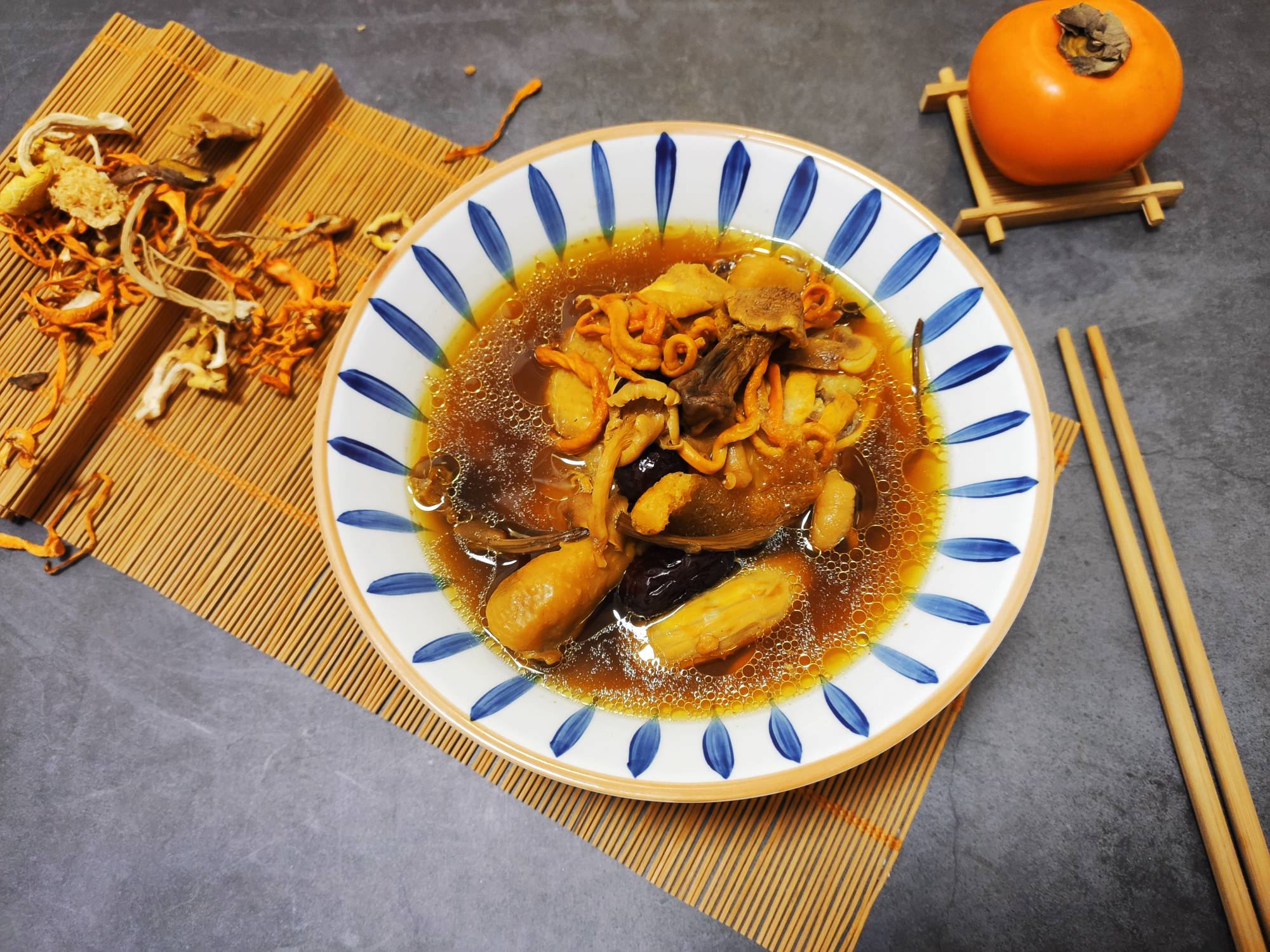 滋補菌菇雞湯,營養又美味!的做法-家常味燉菜譜-易網健康養生網 滋補菌菇雞湯,營養又美味!的做法-家常味燉菜譜