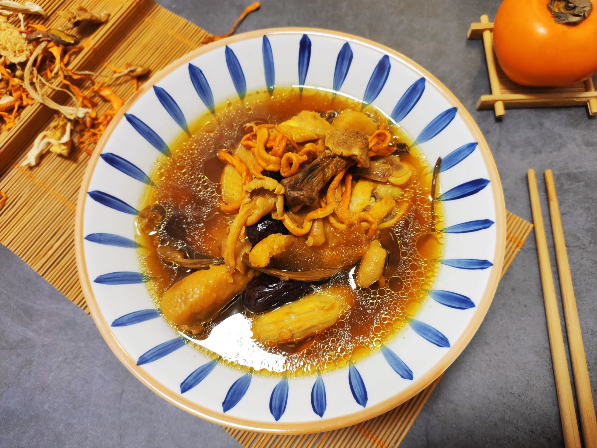 滋補菌菇雞湯,營養又美味!的做法-家常味燉菜譜-易網健康養生網 滋補菌菇雞湯,營養又美味!的做法-家常味燉菜譜