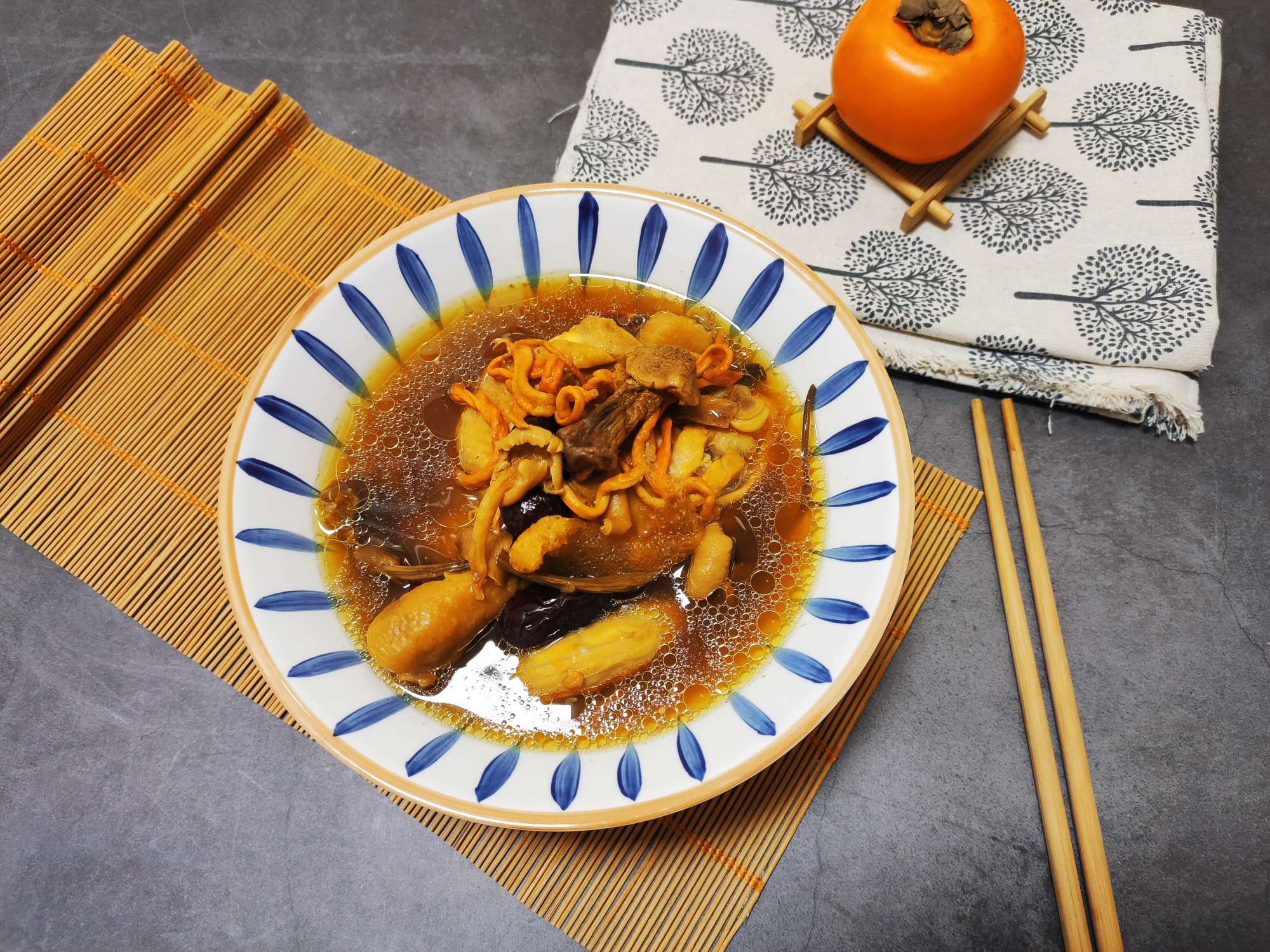 滋補菌菇雞湯,營養又美味!的做法-家常味燉菜譜-易網健康養生網 滋補菌菇雞湯,營養又美味!的做法-家常味燉菜譜