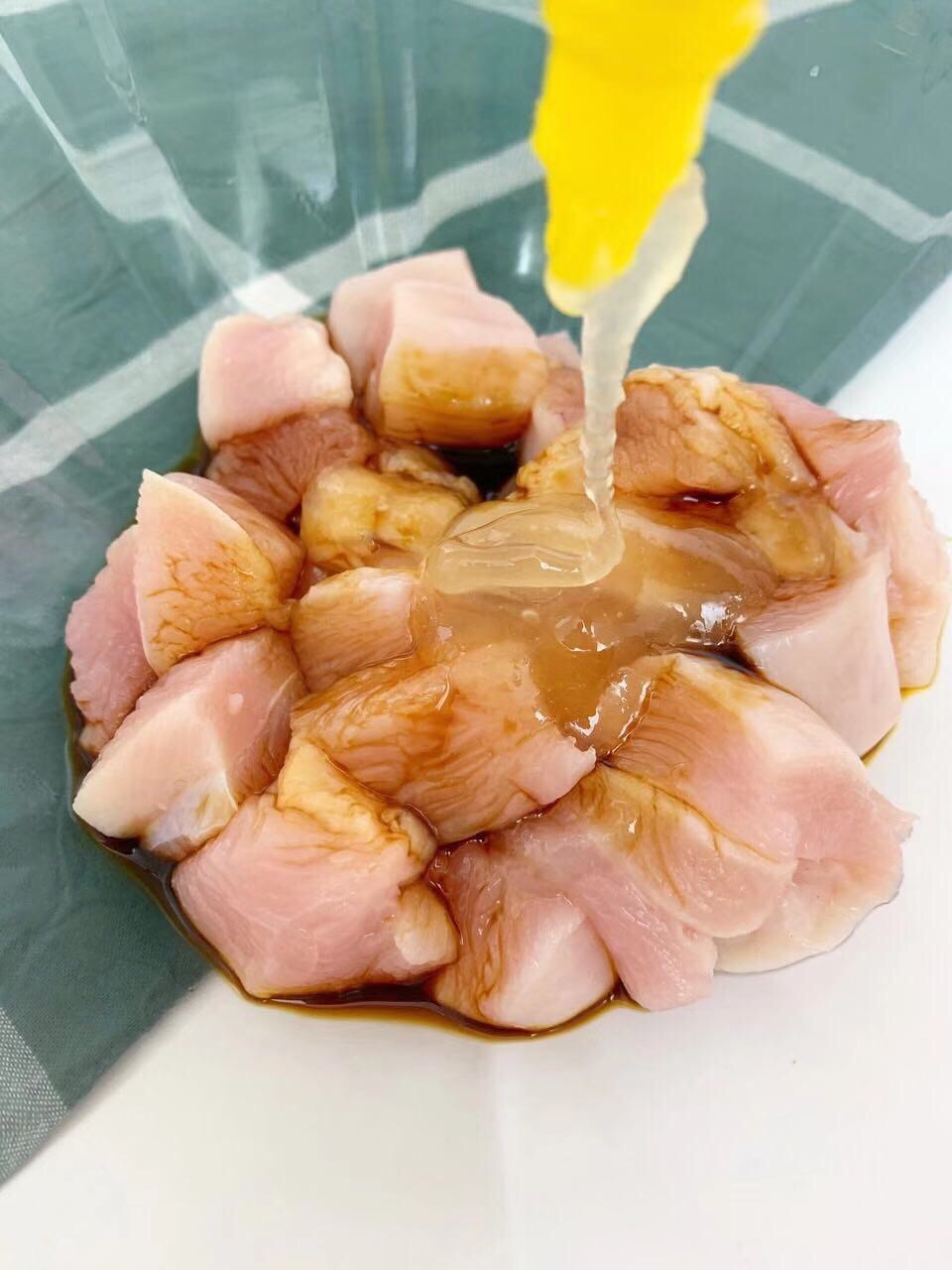 寶寶輔食  圣誕彩椒雞肉串的做法-家常味烤菜譜