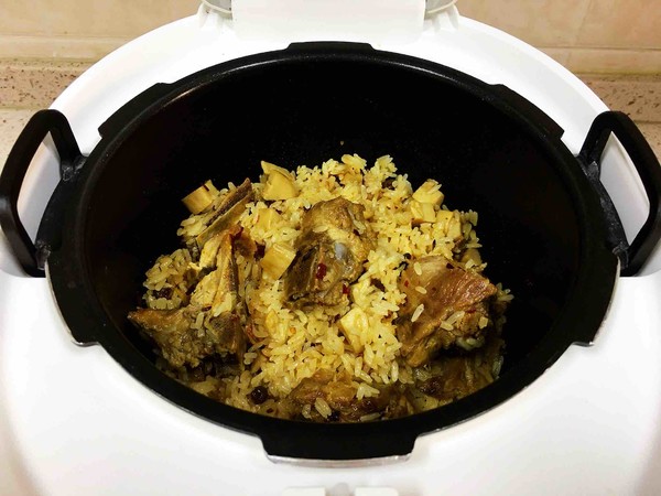杏鮑菇排骨燜飯的做法-家常味燜菜譜-易網健康養生網 杏鮑菇排骨燜飯的做法-家常味燜菜譜