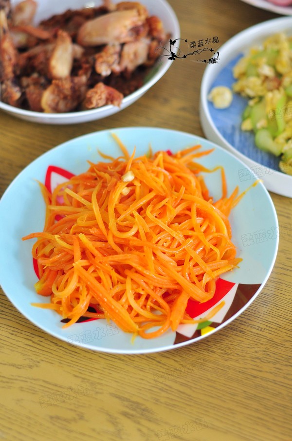 清炒胡蘿卜絲的做法-家常味炒菜譜-易網(wǎng)健康養(yǎng)生網(wǎng) 清炒胡蘿卜絲的做法-家常味炒菜譜