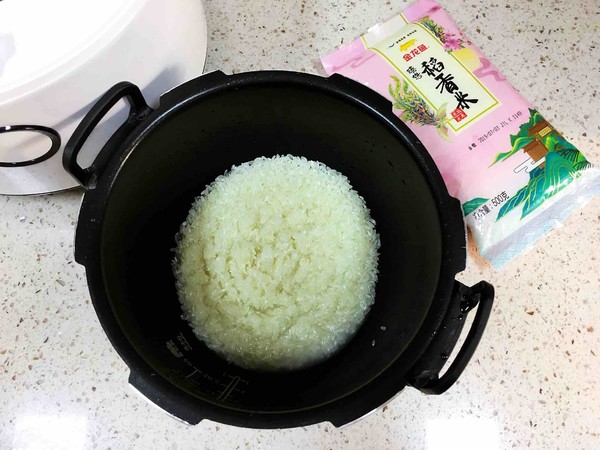 杏鮑菇排骨燜飯的做法-家常味燜菜譜-易網健康養生網 杏鮑菇排骨燜飯的做法-家常味燜菜譜