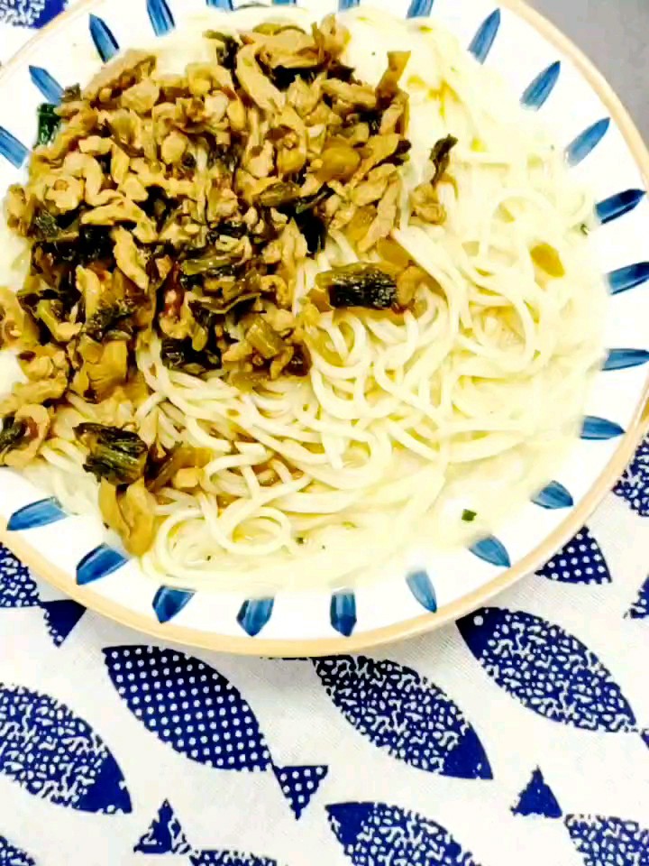 酸菜肉絲面的做法-家常味煮菜譜