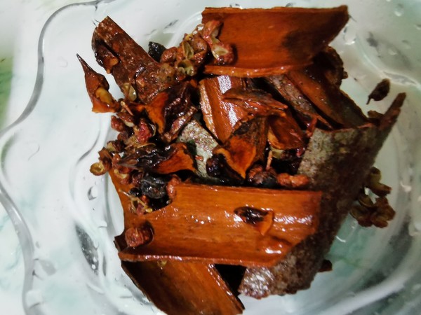 變裝簡版佛跳墻的做法-家常味燜菜譜-易網健康養(yǎng)生網 變裝簡版佛跳墻的做法-家常味燜菜譜