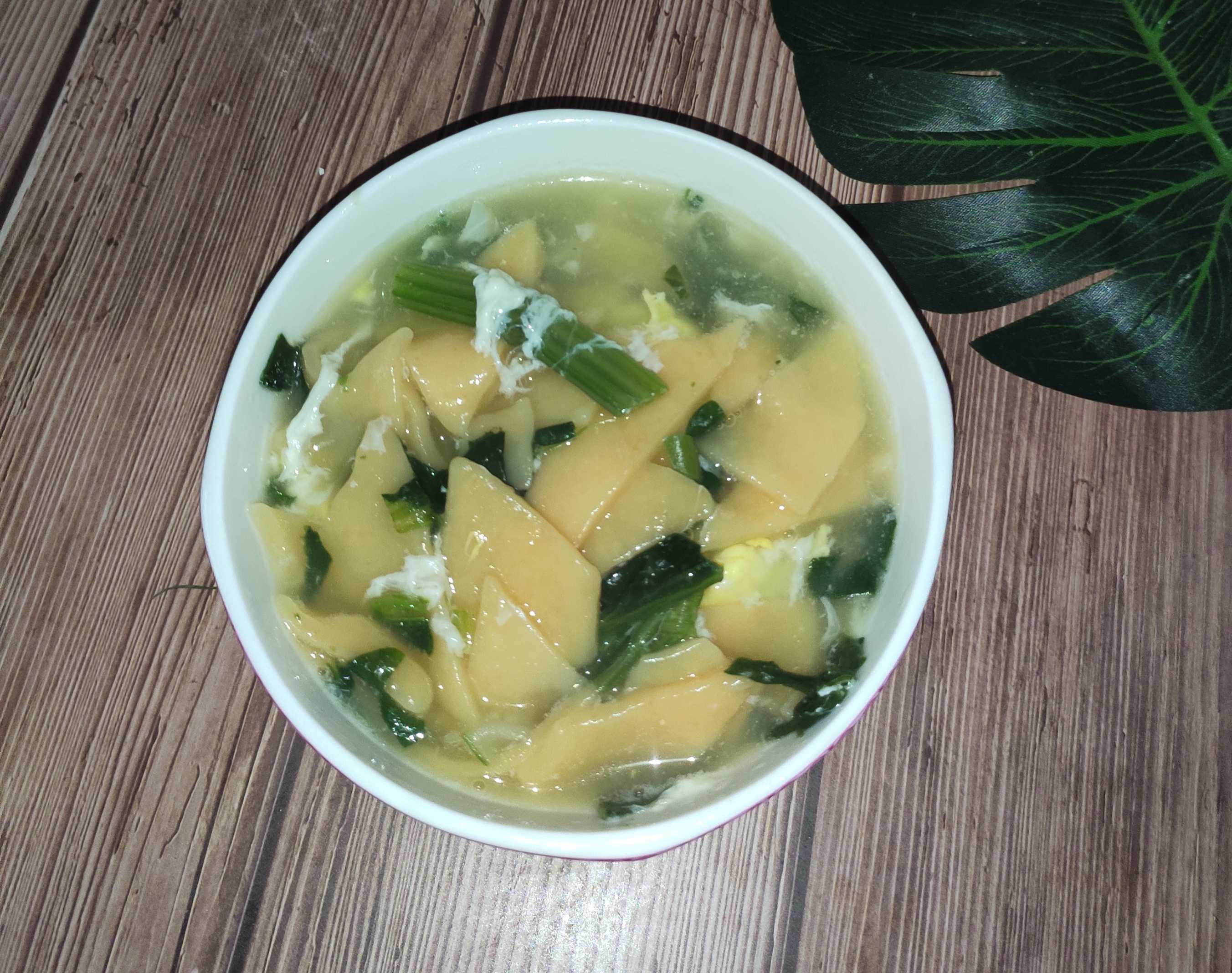蔬菜面片湯的做法-咸鮮味煮菜譜-易網健康養生網 蔬菜面片湯的做法-咸鮮味煮菜譜