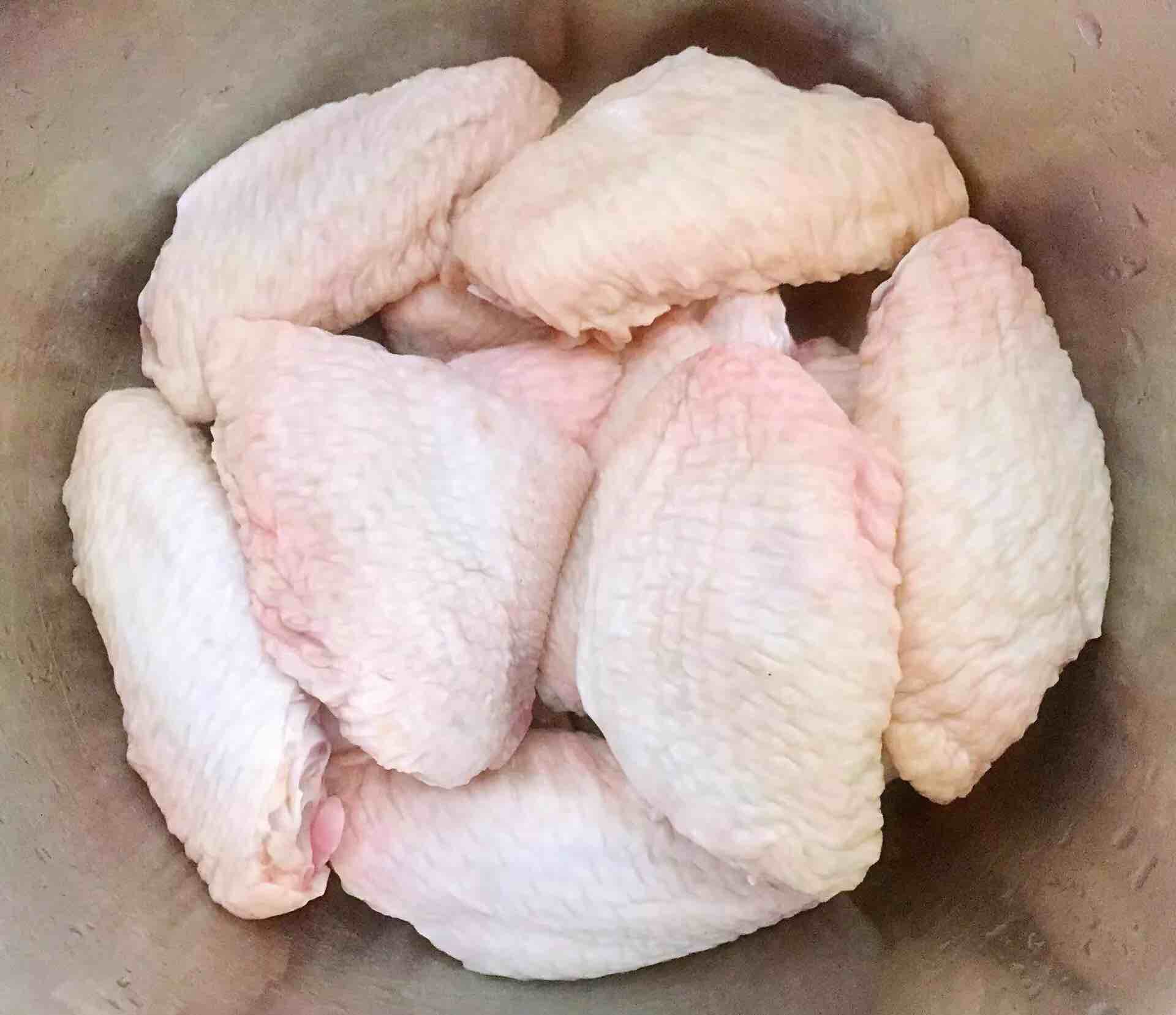 香酥炸雞翅的做法-家常味炸菜譜-易網<a href=http://www.aoa7937.com/ target=_blank class=infotextkey>健康養生</a>網 香酥炸雞翅的做法-家常味炸菜譜
