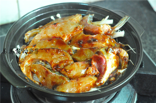 三汁燜魚的做法-香辣味燜菜譜-易網(wǎng)健康養(yǎng)生網(wǎng) 三汁燜魚的做法-香辣味燜菜譜