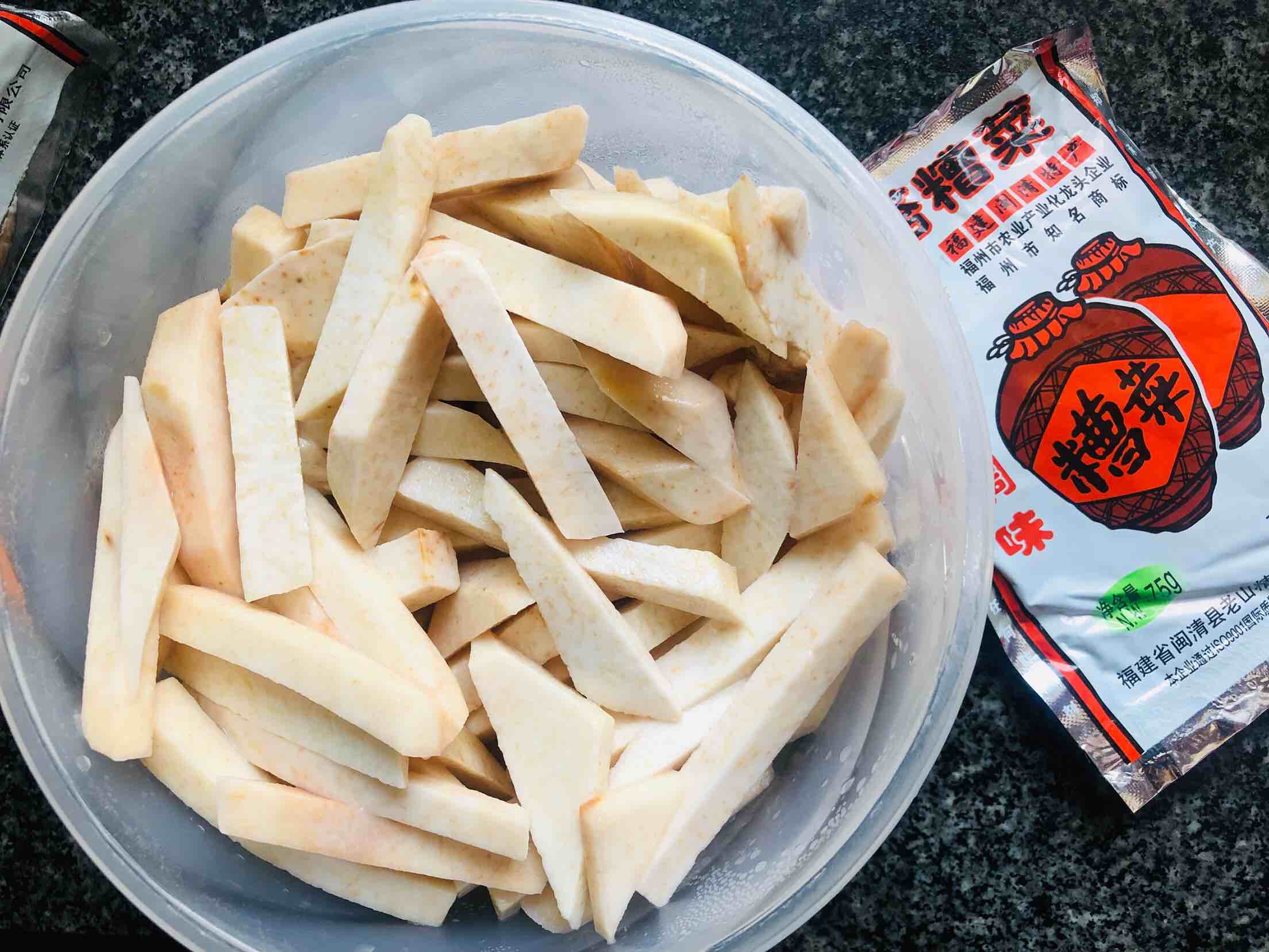 糟菜燴芋頭的做法-酸辣味燒菜譜