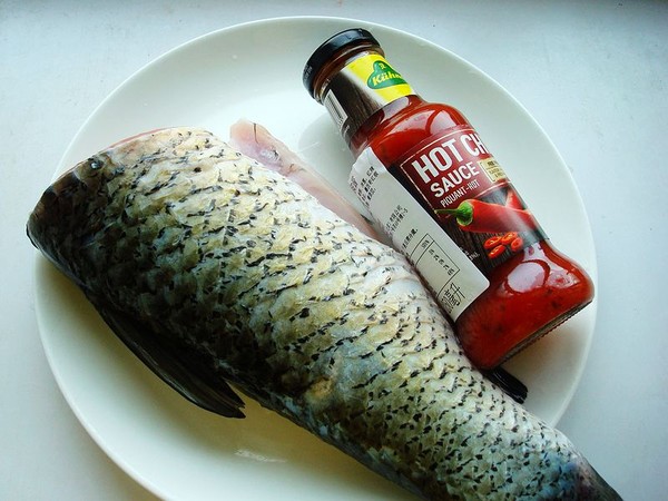 辣椒醬燒魚的做法-家常味燒菜譜-易網(wǎng)<a href=http://www.aoa7937.com/ target=_blank class=infotextkey>健康養(yǎng)生</a>網(wǎng) 辣椒醬燒魚的做法-家常味燒菜譜