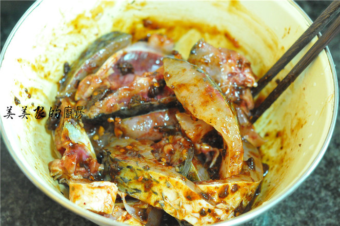 三汁燜魚的做法-香辣味燜菜譜-易網(wǎng)健康養(yǎng)生網(wǎng) 三汁燜魚的做法-香辣味燜菜譜