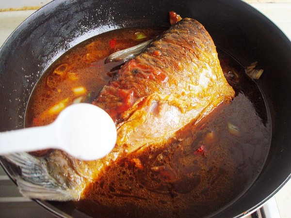 辣椒醬燒魚的做法-家常味燒菜譜-易網(wǎng)健康養(yǎng)生網(wǎng) 辣椒醬燒魚的做法-家常味燒菜譜
