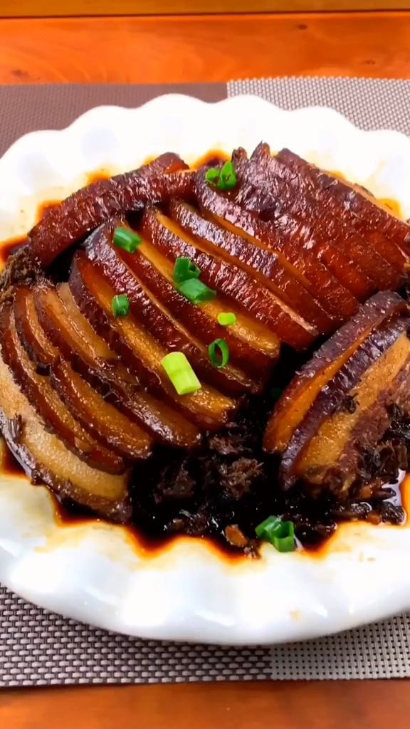梅菜扣肉的做法-家常味蒸菜譜-易網健康養(yǎng)生網 梅菜扣肉的做法-家常味蒸菜譜